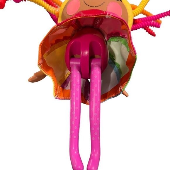Lalaloopsy silly hair doll with bendable locks, movable arms, legs and barrettes - Picture 6 of 11